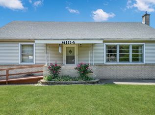 6104 Janes Ave, Downers Grove, IL 60516