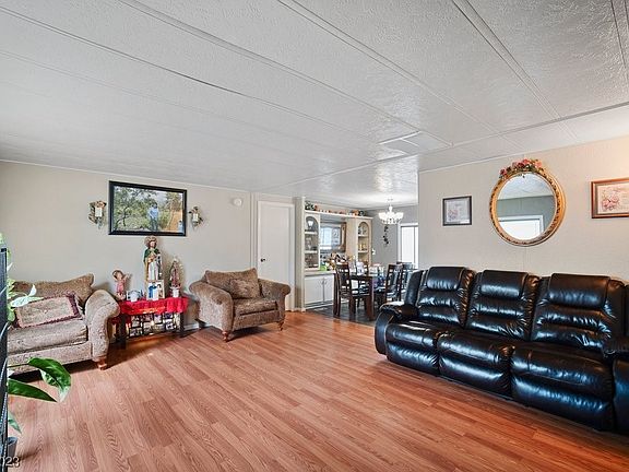 5th image of 1831 Quintearo St