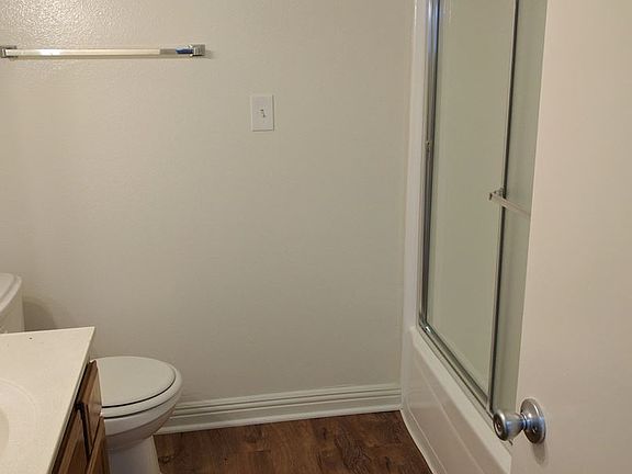 4th image of 13138 Moorpark St APT 05