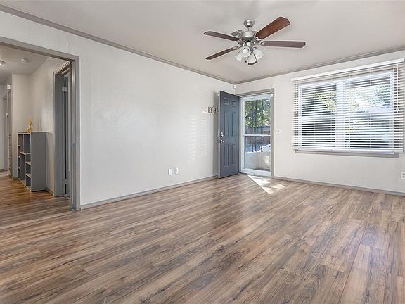 3rd image of 1901 Andover Ct