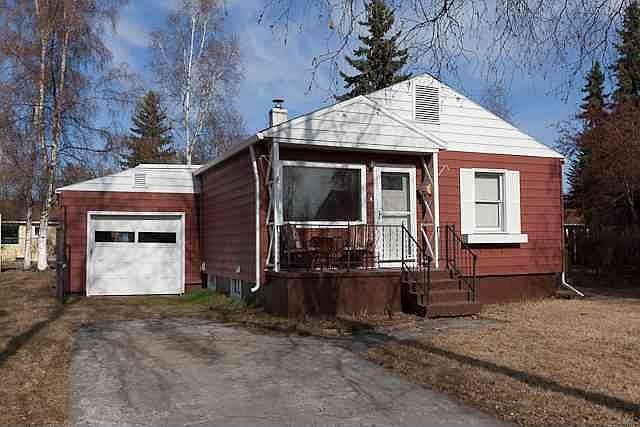 1st image of 1042 Gilmore St