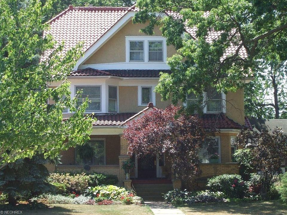 1st image of 15709 Lake Ave