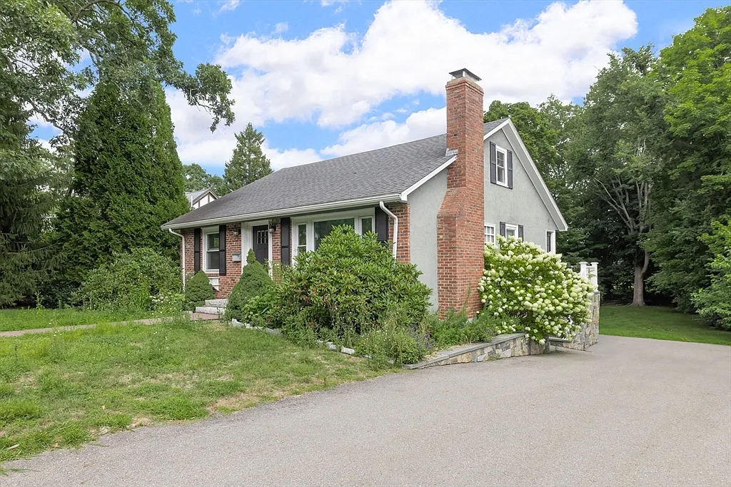 3 bed, 2.0 bath, 1790 sqft, $6,000 — Photo 2