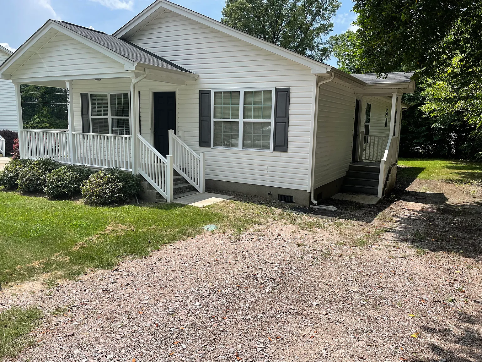 4 bed, 1500 sqft, $4,400 — Photo 1