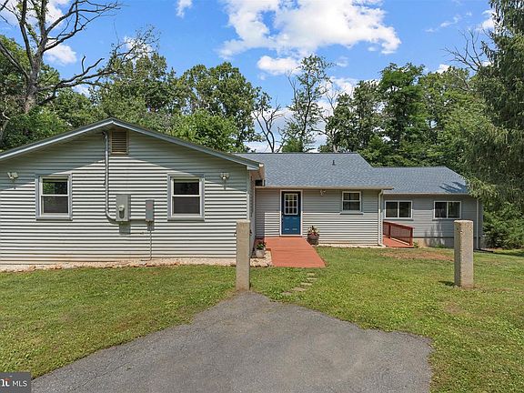 2nd image of 102 Bens Ct