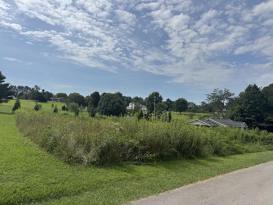 1st image of 26 Valley Dr
