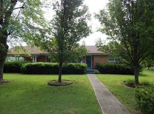 121 Morton Dr, Fayetteville, TN 37334