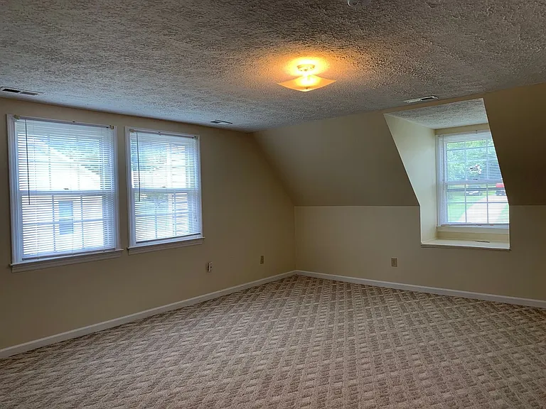 208 Woodbine Dr — Photo 18