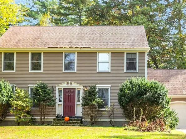 6 Robin Ln, Pepperell, MA 01463