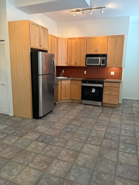 1 bed, 534 sqft, $975 — Photo 2