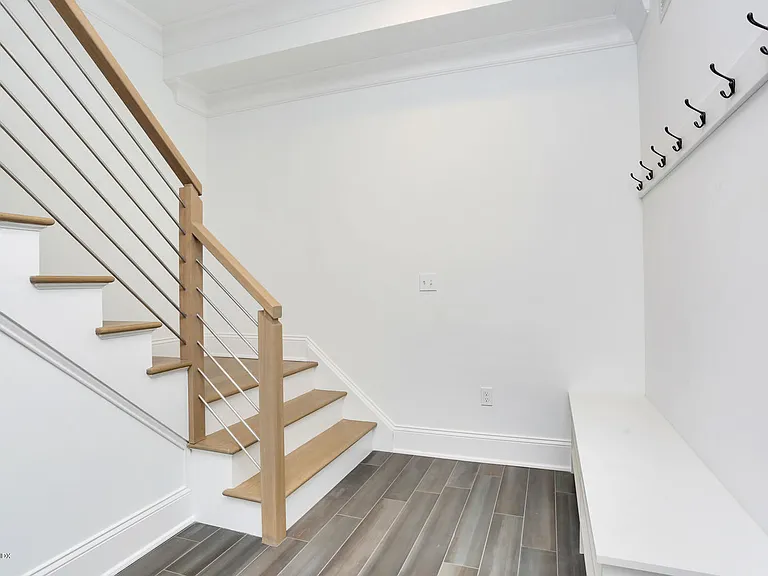 257 Bruce Park Ave #B — Photo 21