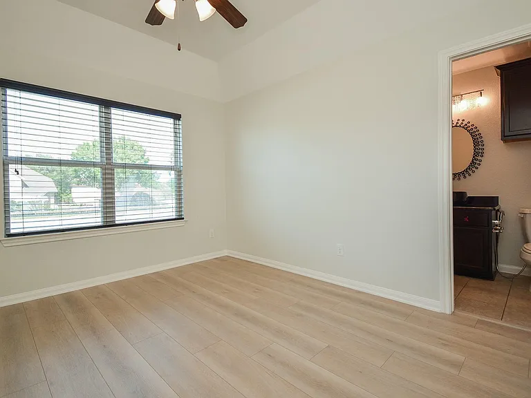 6403 Edinburgh Ct — Photo 24