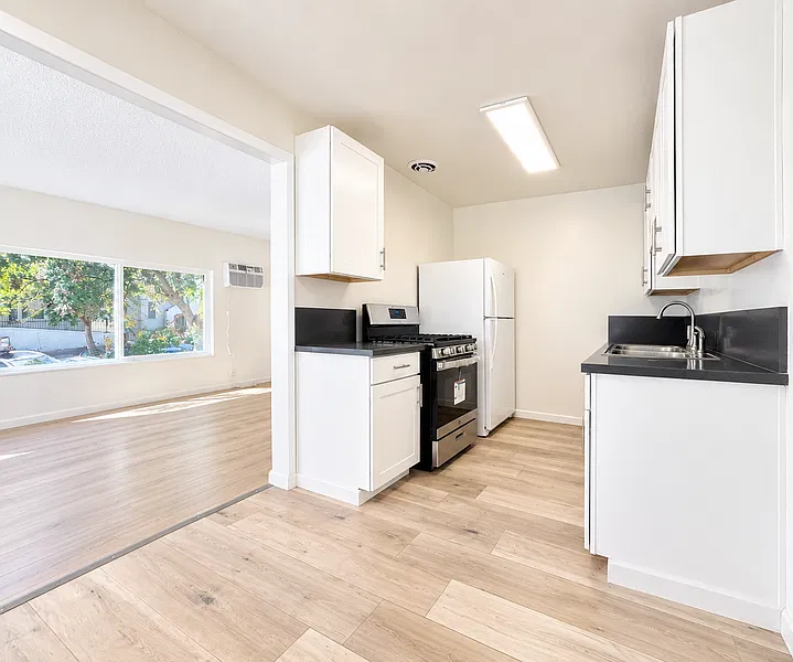 2023 Reservoir St — Photo 4