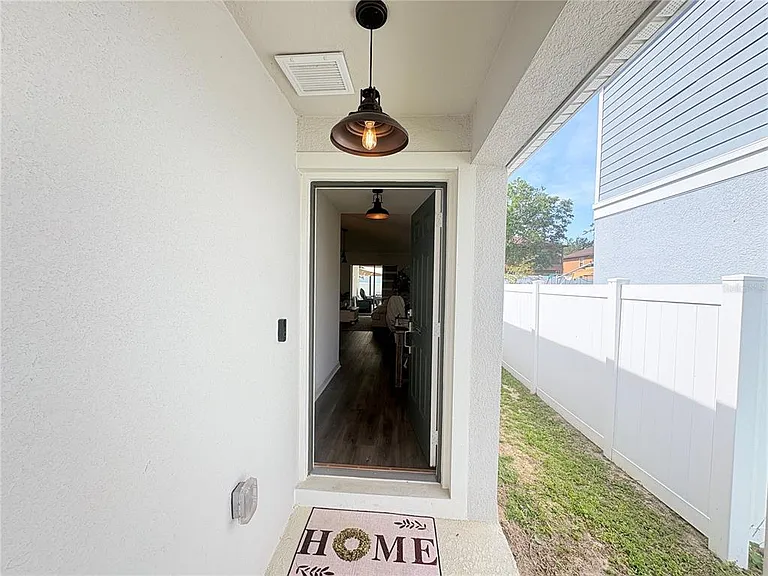 1084 Papaya Cir — Photo 7