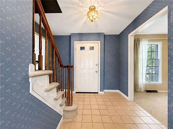 5th image of 1929 Earls Ct