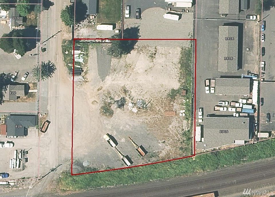1st image of 423 23rd St E