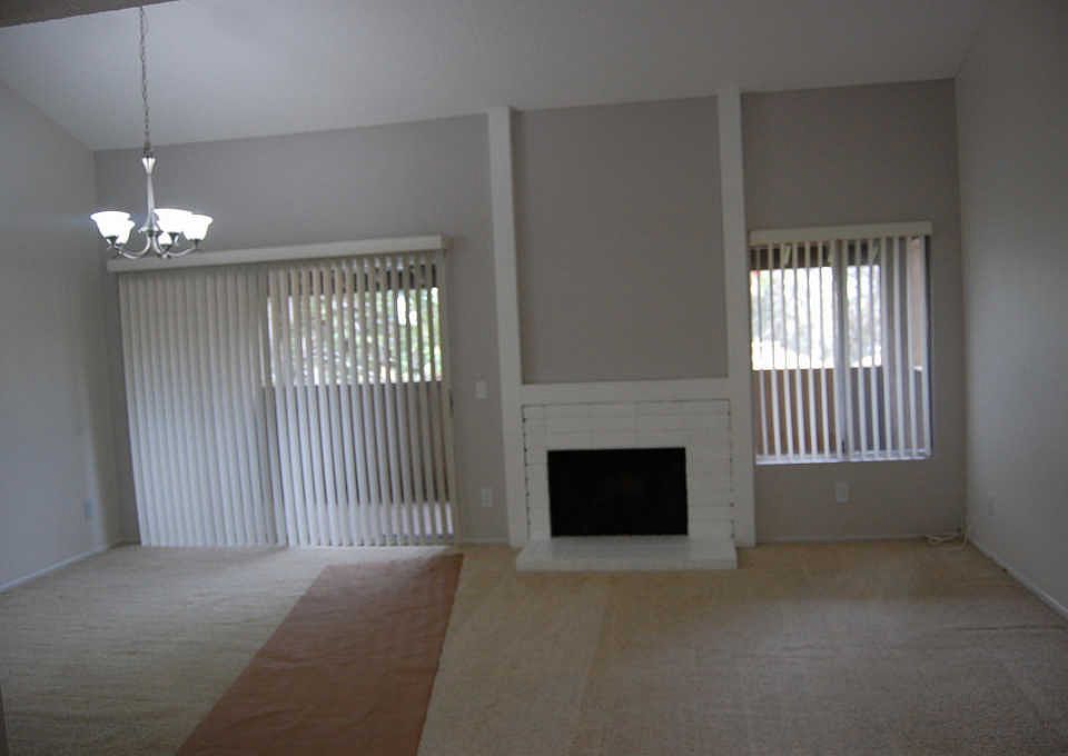 1st image of 221 Oak Leaf Dr #204