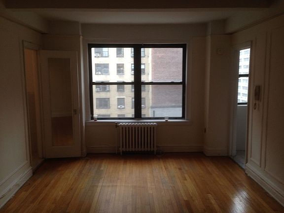 2nd image of 455 W 34th St APT 9H