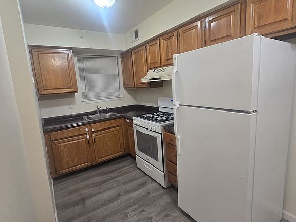 3rd image of 6 E Revere Ln #6F