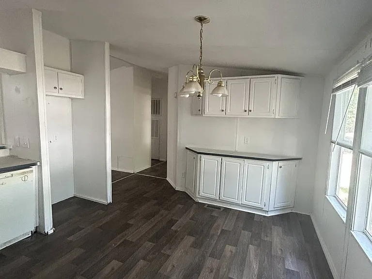 25 Westgate Cir — Photo 3