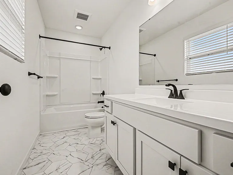 1635 Reagan Dr — Photo 11
