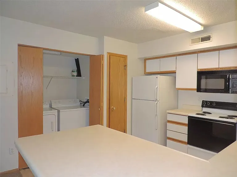 2262 Holiday Rd #102 — Photo 7