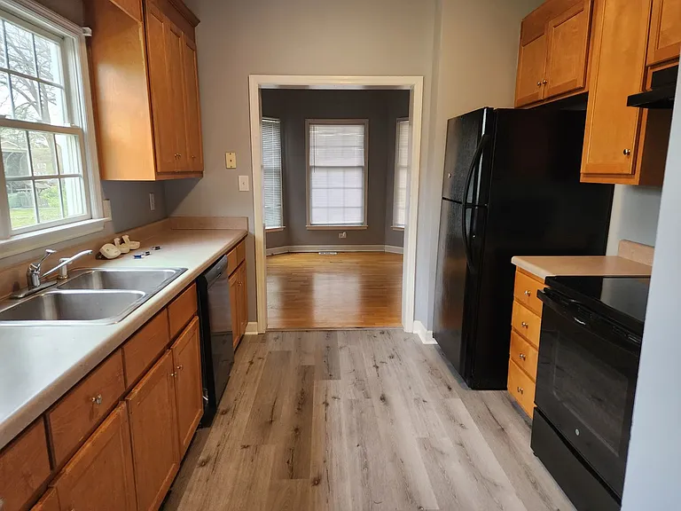 251 Mullen St — Photo 6