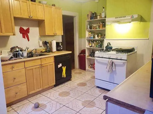 5 bed, $3,600 — Photo 2