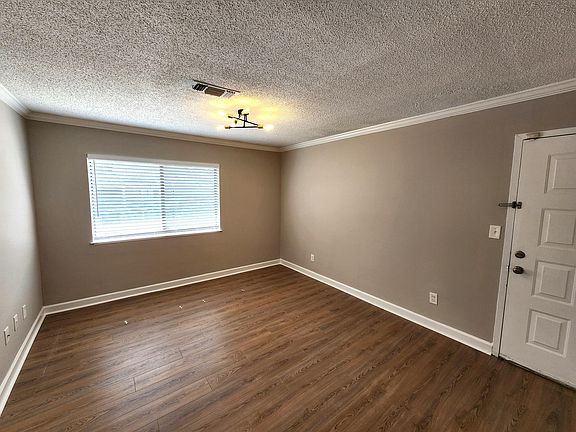 2nd image of 1406 Wingate Way