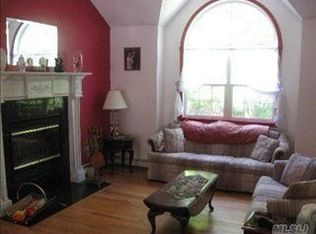 19 Aspen Rd, Rocky Point, NY 11778