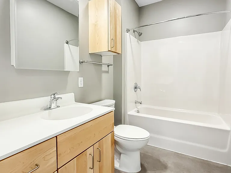 Plymouth Avenue Apartments — Photo 15