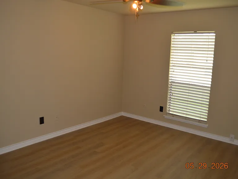 5225 Worley Dr — Photo 7