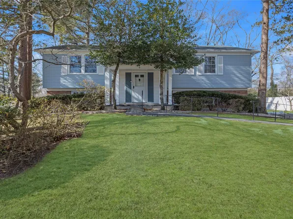 6 Winside Lane, Coram, NY 11727