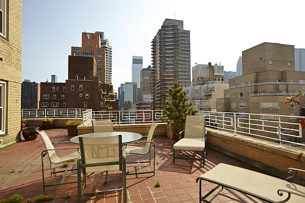 Sold by Stribling | media 19