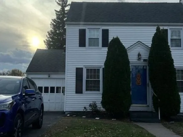 42 Walker St, Manchester, CT 06040