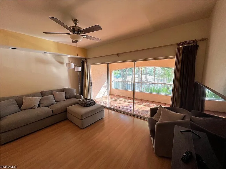 1018 Woodshire Ln #A209 — Photo 2