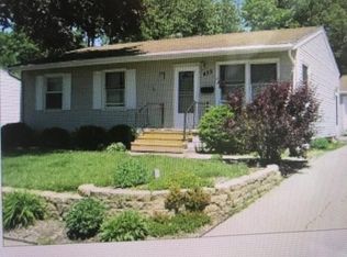 433 Mayberry Dr NW, Cedar Rapids, IA 52405