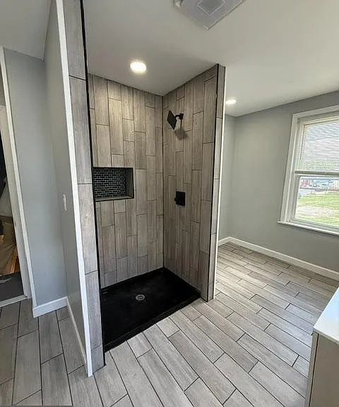 440 Henry St — Photo 8