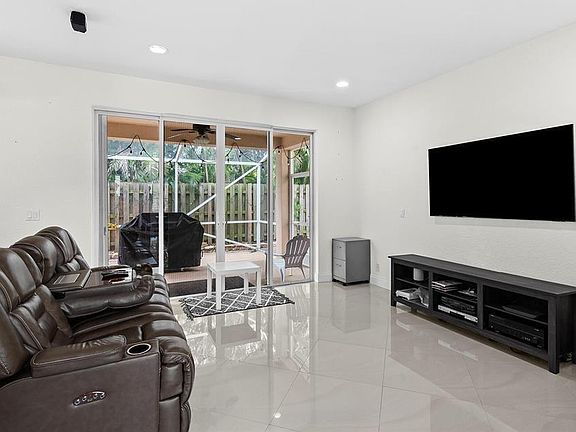 4th image of 9728 Vineyard Court