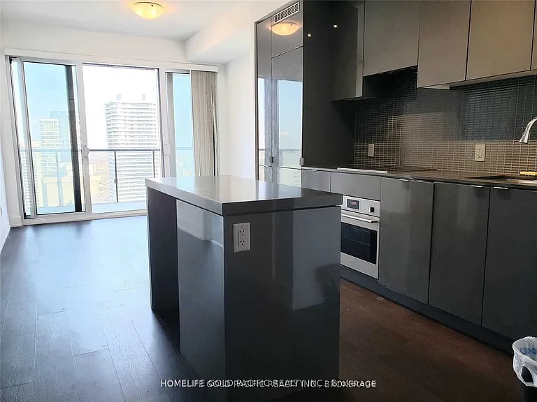 7 Grenville St #3406 — Photo 4