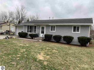 212 E 6th St, Pinconning, MI