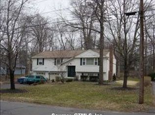 44 Lexton Dr, Farmington, CT 06032