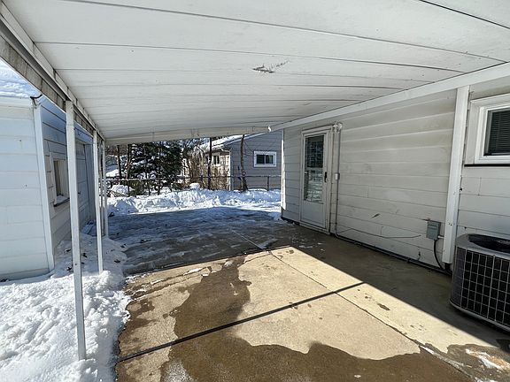 5th image of 850 Oakwood Dr