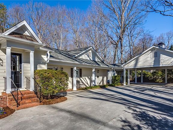 3rd image of 1704 Willow Wick Dr