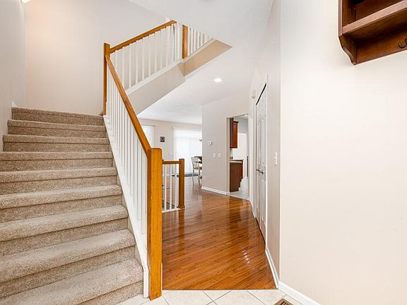 4th image of 132 Burwyck Park Dr