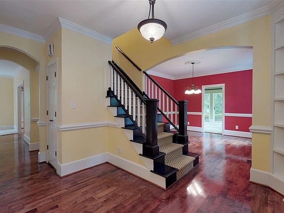 4th image of 158 Pine Cone Dr
