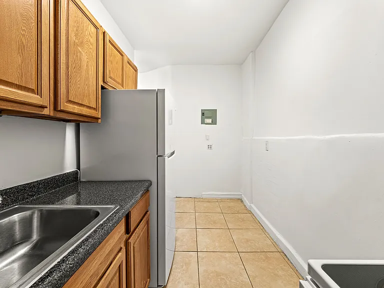 239 Ocean Ave #2B1 — Photo 7