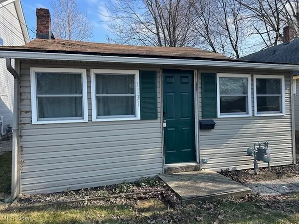 1131 Windermere Dr, Willoughby, OH 44094