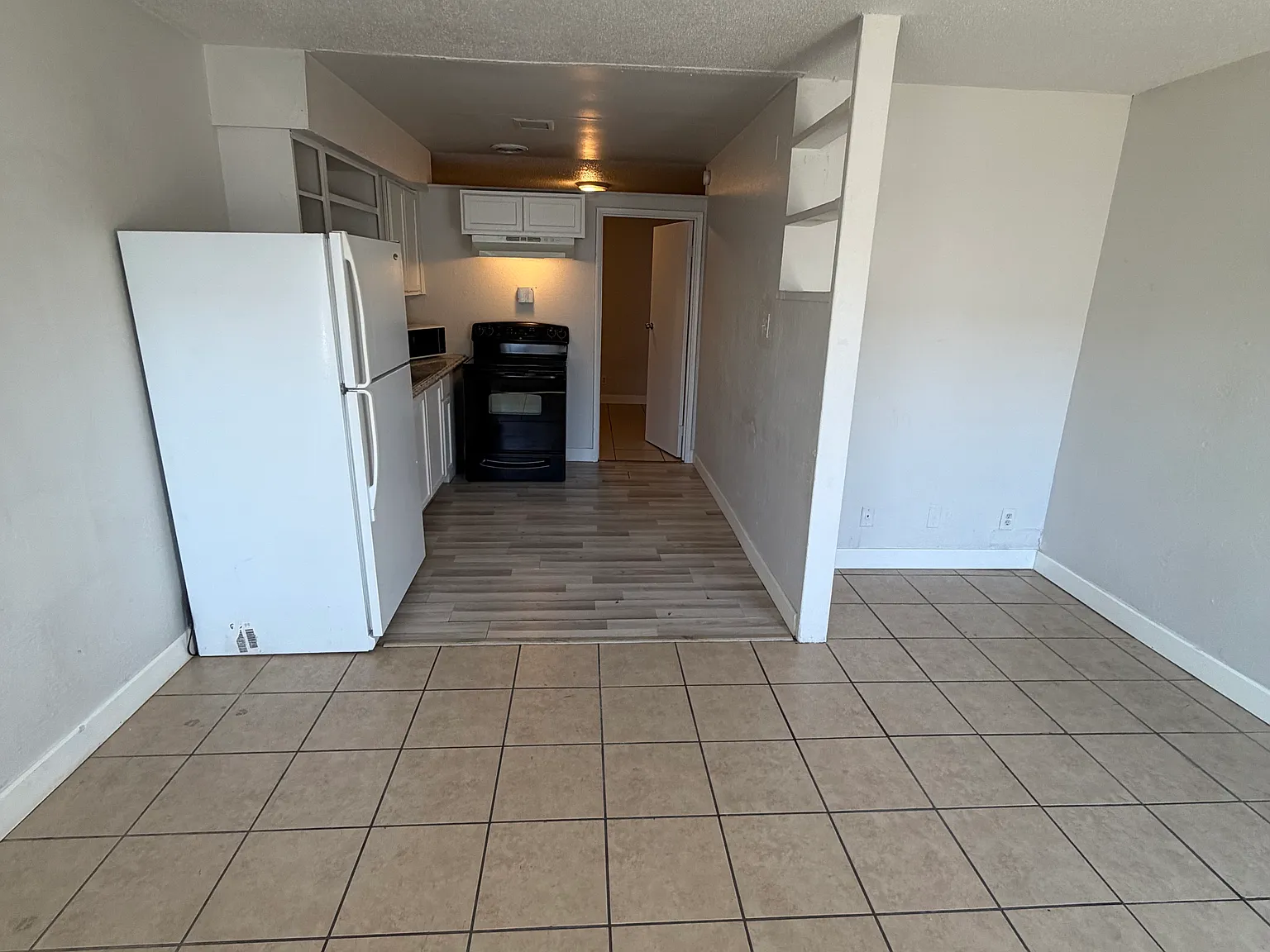 2204 Sunrise Ave — Photo 1