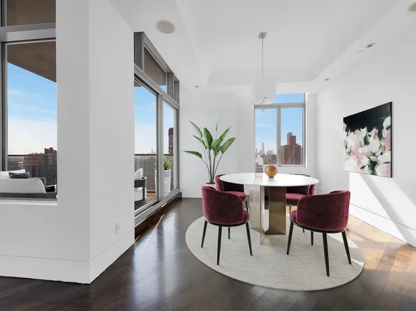 556 Third Avenue image 3 of 24